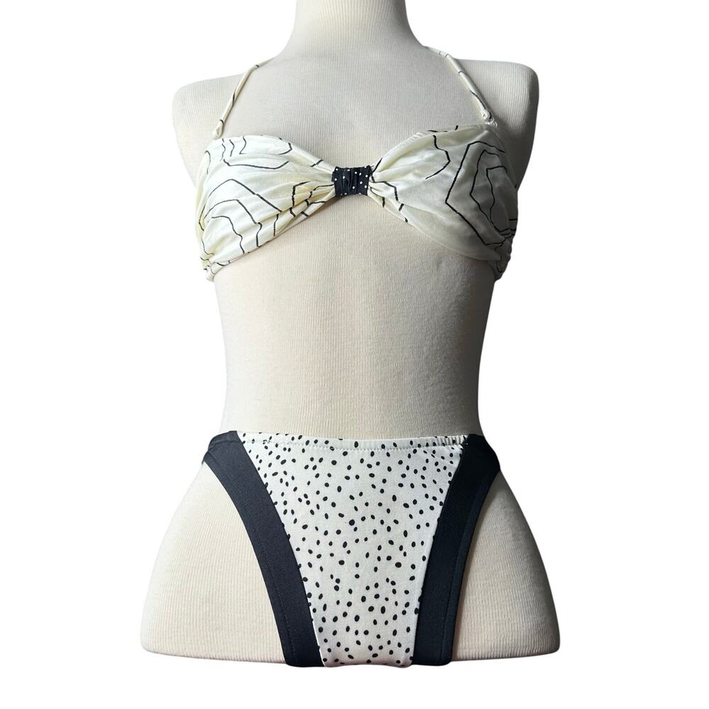 Vintage 80s/90s Bikini Swim Mixed Pattern Suit Black and white
Women’s SizeS/M